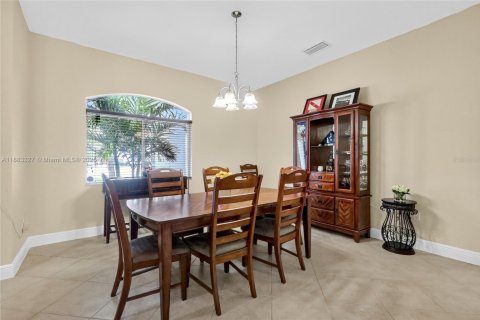 Villa ou maison à vendre à Homestead, Floride: 4 chambres, 216.09 m2 № 1931198 - photo 6