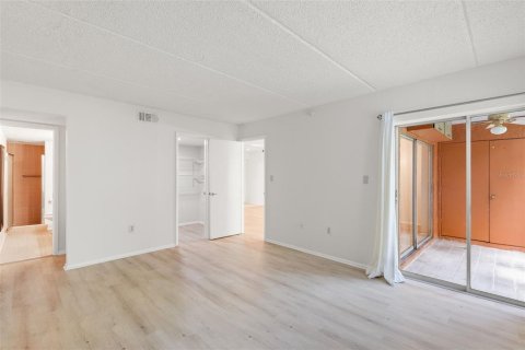Condominio en venta en Oldsmar, Florida, 2 dormitorios, 97.83 m2 № 1901861 - foto 12
