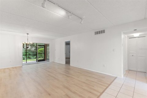 Condominio en venta en Oldsmar, Florida, 2 dormitorios, 97.83 m2 № 1901861 - foto 3