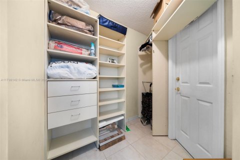 Condominio en alquiler en Hollywood, Florida, 2 dormitorios, 132.94 m2 № 1980577 - foto 21