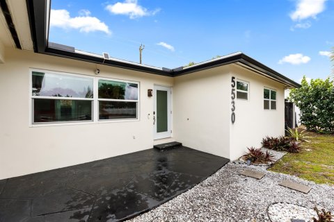 Casa en Fort Lauderdale, Florida 3 dormitorios, 147.44 m2 № 2078681