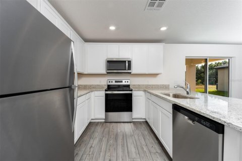 House in Lake Alfred, Florida 2 bedrooms, 106.56 sq.m. № 1612739 - photo 5