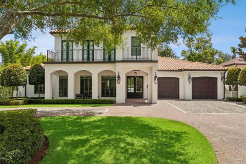House in Winter Park, Florida 4 bedrooms, 390.38 sq.m. № 2321508