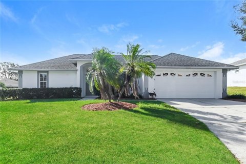 House in Lakeland, Florida 3 bedrooms, 168.62 sq.m. № 1909687 - photo 1