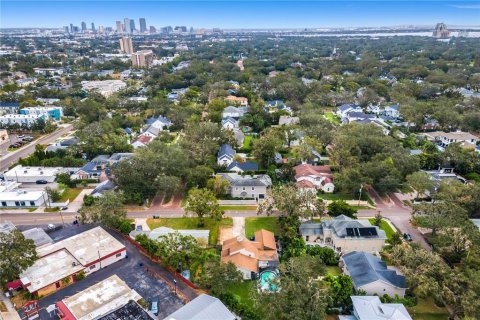 Villa ou maison à vendre à Tampa, Floride: 4 chambres, 252.6 m2 № 1442866 - photo 3