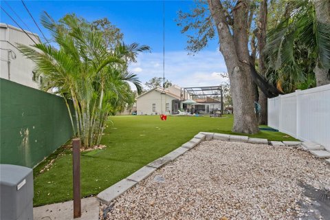 House in Tampa, Florida 4 bedrooms, 252.6 sq.m. № 1442866 - photo 9