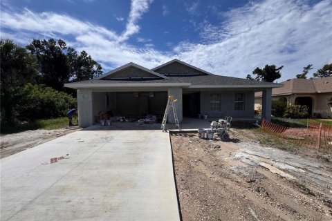 Villa ou maison à vendre à Rotonda, Floride: 3 chambres, 162.76 m2 № 1910997 - photo 1