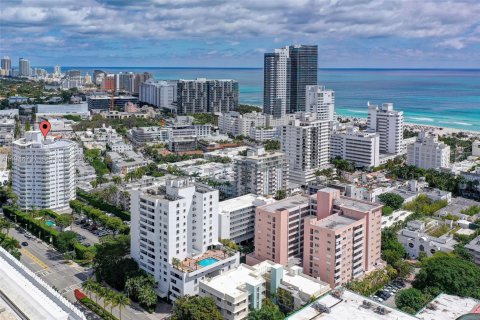 Condo in Miami Beach, Florida, 3 bedrooms № 2152837 - photo 1