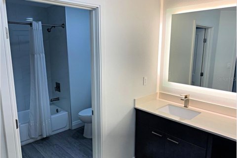 Condo in Winter Garden, Florida, 2 bedrooms № 2210028 - photo 10