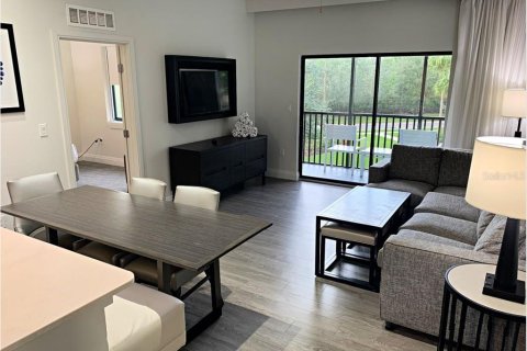 Condo in Winter Garden, Florida, 2 bedrooms № 2210028 - photo 7