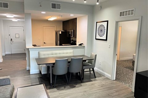 Condo in Winter Garden, Florida, 2 bedrooms № 2210028 - photo 15