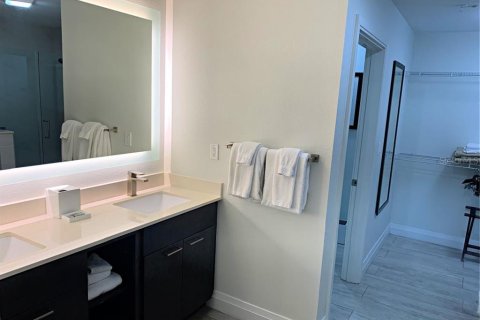Condo in Winter Garden, Florida, 2 bedrooms № 2210028 - photo 19
