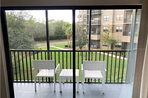 Condo in Winter Garden, Florida, 2 bedrooms № 2210028 - photo 14