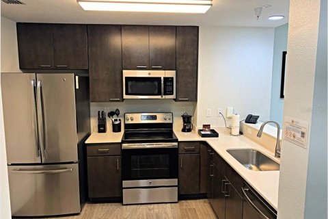 Condo in Winter Garden, Florida, 2 bedrooms № 2210028 - photo 4