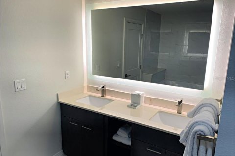 Condo in Winter Garden, Florida, 2 bedrooms № 2210028 - photo 21