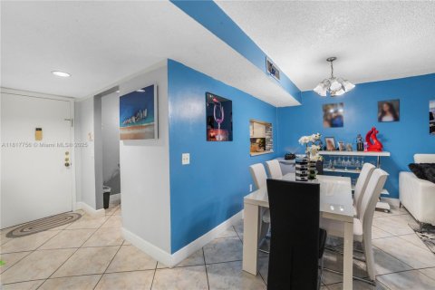 Condominio en venta en Miami, Florida, 2 dormitorios, 91.51 m2 № 1775805 - foto 4