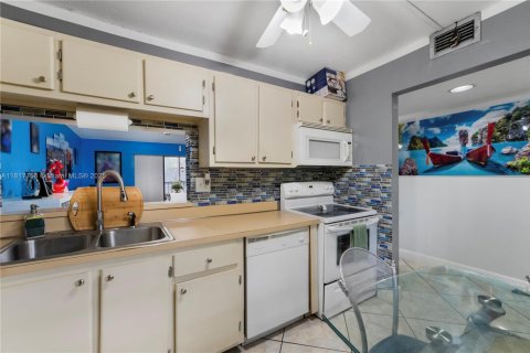 Condominio en venta en Miami, Florida, 2 dormitorios, 91.51 m2 № 1775805 - foto 5