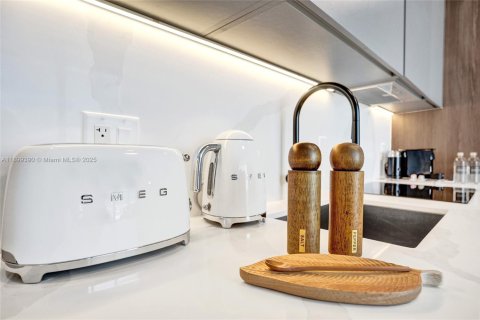 Купить кондоминиум в Майами-Бич, Флорида 1 спальня, № 1953362 - фото 12