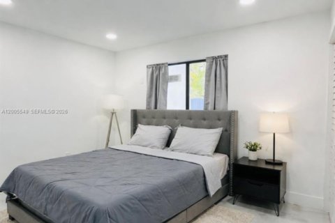 Villa ou maison à vendre à North Miami Beach, Floride: 7 chambres, 297.29 m2 № 2068796 - photo 14