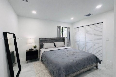 Villa ou maison à vendre à North Miami Beach, Floride: 7 chambres, 297.29 m2 № 2068796 - photo 15