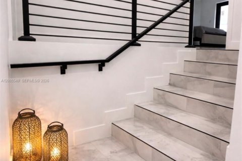 Villa ou maison à vendre à North Miami Beach, Floride: 7 chambres, 297.29 m2 № 2068796 - photo 16