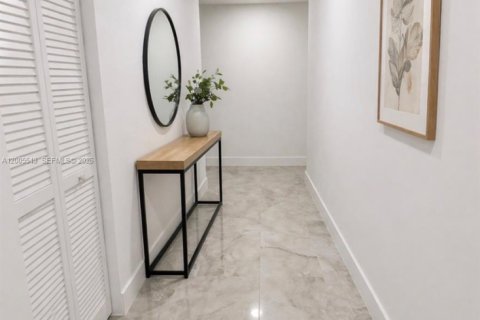 Villa ou maison à vendre à North Miami Beach, Floride: 7 chambres, 297.29 m2 № 2068796 - photo 20