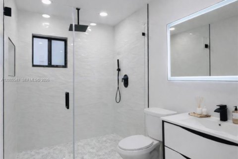 Villa ou maison à vendre à North Miami Beach, Floride: 7 chambres, 297.29 m2 № 2068796 - photo 13