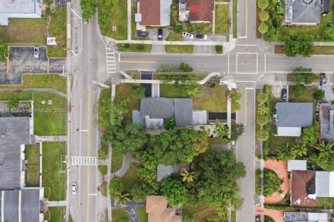 Villa ou maison à vendre à North Miami Beach, Floride: 7 chambres, 297.29 m2 № 2068796 - photo 7