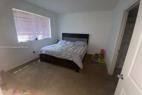 Снять в аренду кондоминиум в Пемброк-Пайнс, Флорида 2 спальни, 104.98м2, № 1948260 - фото 3