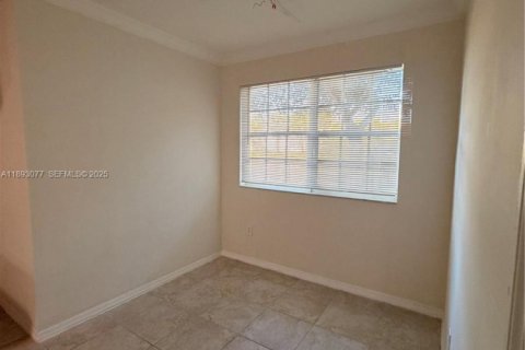 Copropriété à louer à Pembroke Pines, Floride: 2 chambres, 104.98 m2 № 1948260 - photo 14