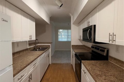 Copropriété à louer à Pembroke Pines, Floride: 2 chambres, 104.98 m2 № 1948260 - photo 15