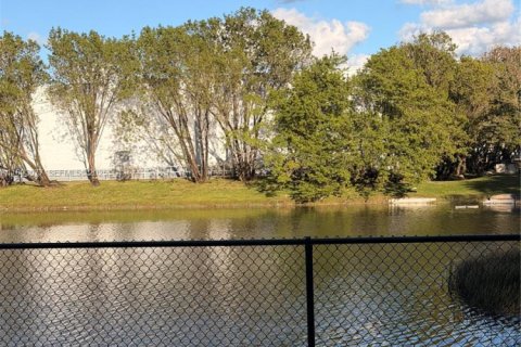 Copropriété à louer à Pembroke Pines, Floride: 2 chambres, 104.98 m2 № 1948260 - photo 13