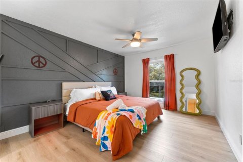 House in Clearwater, Florida 3 bedrooms, 175.4 sq.m. № 1899052 - photo 18