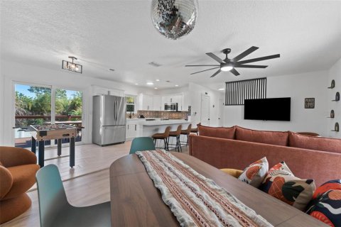 House in Clearwater, Florida 3 bedrooms, 175.4 sq.m. № 1899052 - photo 13