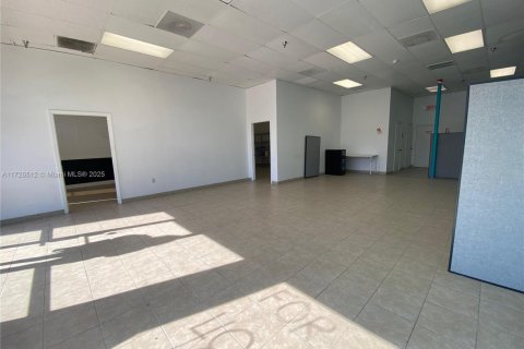 Commercial property in Sanford, Florida № 1962806 - photo 6