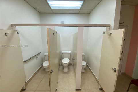 Commercial property in Sanford, Florida № 1962806 - photo 15