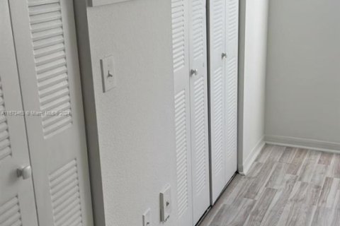 Купить кондоминиум в Дорал, Флорида 1 спальня, 69.03м2, № 1929551 - фото 10