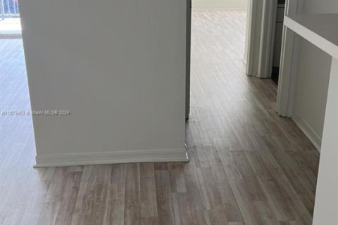 Купить кондоминиум в Дорал, Флорида 1 спальня, 69.03м2, № 1929551 - фото 4