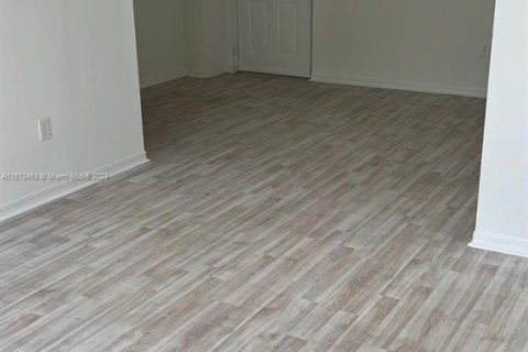 Купить кондоминиум в Дорал, Флорида 1 спальня, 69.03м2, № 1929551 - фото 3