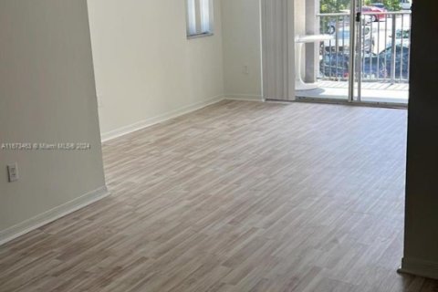 Купить кондоминиум в Дорал, Флорида 1 спальня, 69.03м2, № 1929551 - фото 2