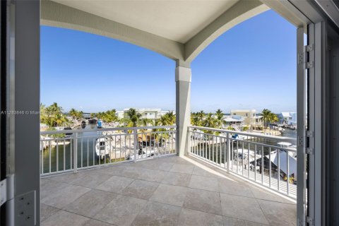 House in Key Largo, Florida 4 bedrooms, 297.1 sq.m. № 1863520 - photo 28