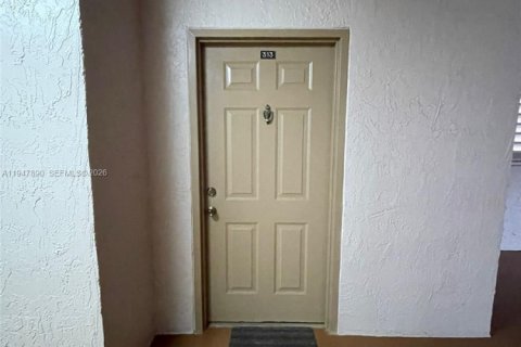 Снять в аренду кондоминиум в Майами, Флорида 2 спальни, 81.48м2, № 2005049 - фото 4