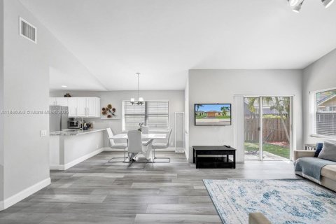 Villa ou maison à vendre à Davie, Floride: 3 chambres, 122.45 m2 № 1933579 - photo 11
