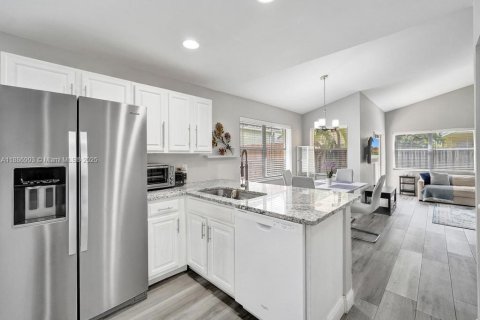 Villa ou maison à vendre à Davie, Floride: 3 chambres, 122.45 m2 № 1933579 - photo 9