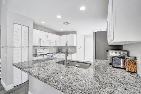 Villa ou maison à vendre à Davie, Floride: 3 chambres, 122.45 m2 № 1933579 - photo 4
