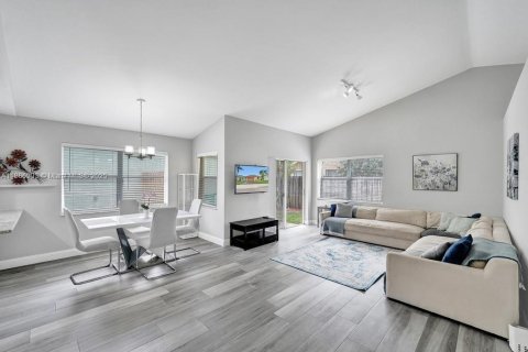 Villa ou maison à vendre à Davie, Floride: 3 chambres, 122.45 m2 № 1933579 - photo 6