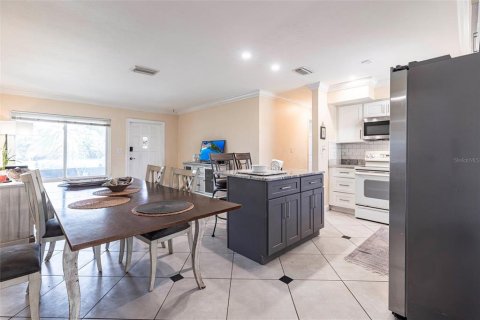 House in Lehigh Acres, Florida 3 bedrooms, 102.56 sq.m. № 1761237 - photo 8