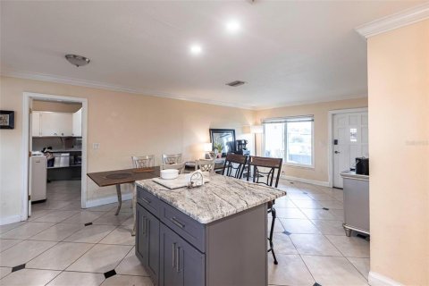 House in Lehigh Acres, Florida 3 bedrooms, 102.56 sq.m. № 1761237 - photo 13