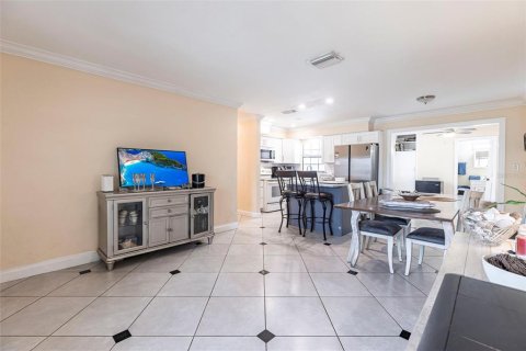 House in Lehigh Acres, Florida 3 bedrooms, 102.56 sq.m. № 1761237 - photo 7