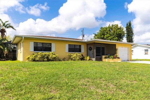 House in Lehigh Acres, Florida 3 bedrooms, 102.56 sq.m. № 1761237 - photo 3